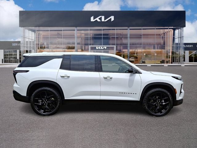 2024 Chevrolet Traverse LS