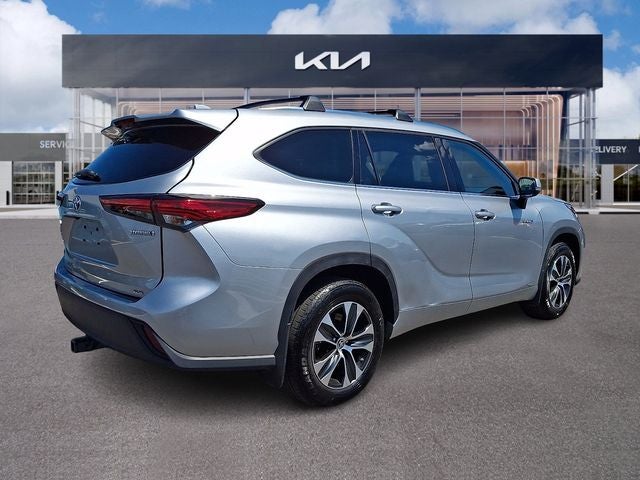 2021 Toyota Highlander Hybrid XLE