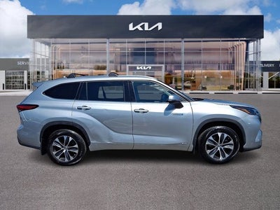 2021 Toyota Highlander Hybrid XLE
