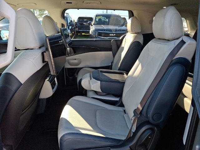 2025 Kia Carnival SX