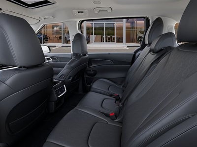 2027 Kia Carnival Hybrid Base