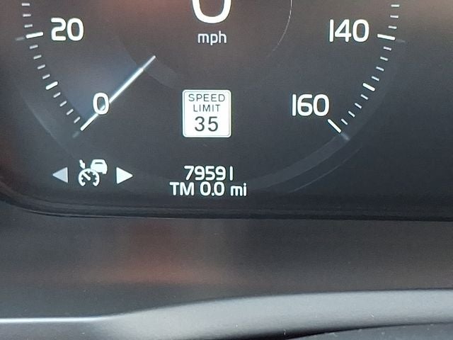 2017 Volvo XC90 T6 Momentum