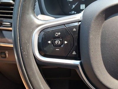 2017 Volvo XC90 T6 Momentum