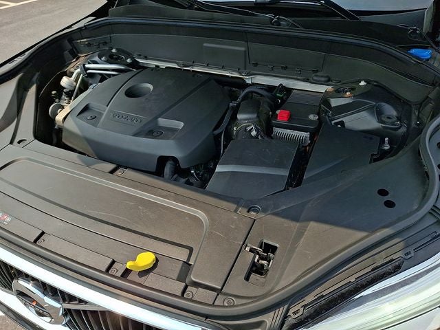 2017 Volvo XC90 T6 Momentum