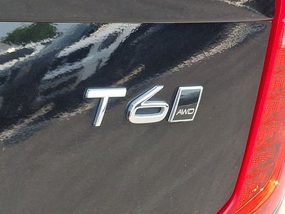 2017 Volvo XC90 T6 Momentum