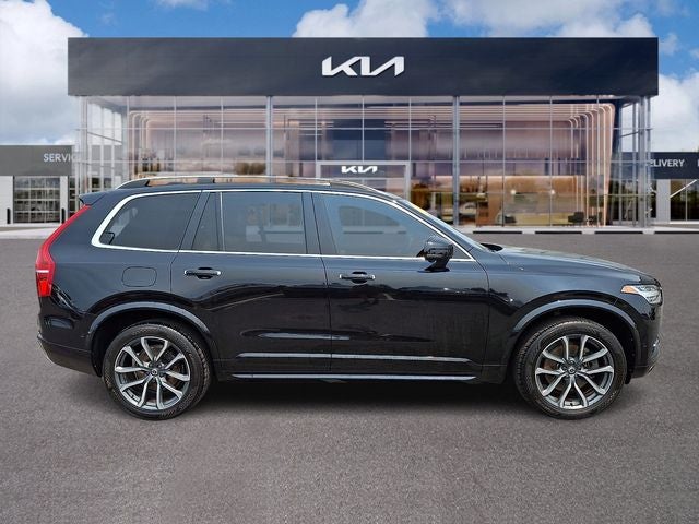 2017 Volvo XC90 T6 Momentum