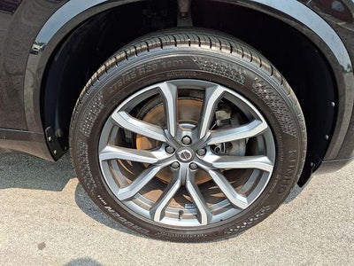 2017 Volvo XC90 T6 Momentum