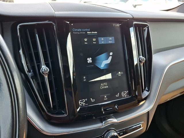 2020 Volvo XC60 T5 Momentum