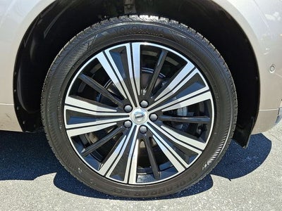 2023 Volvo XC60 B5 Plus Bright Theme