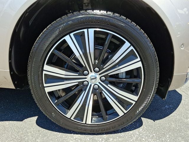 2023 Volvo XC60 B5 Plus Bright Theme
