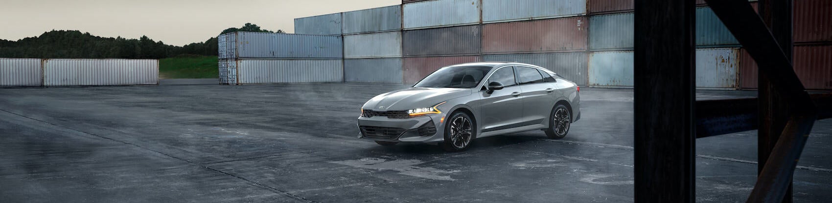 Kia K5 vs BMW 3 Series